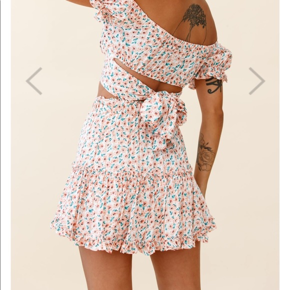 Two piece set - Picture 2 of 4